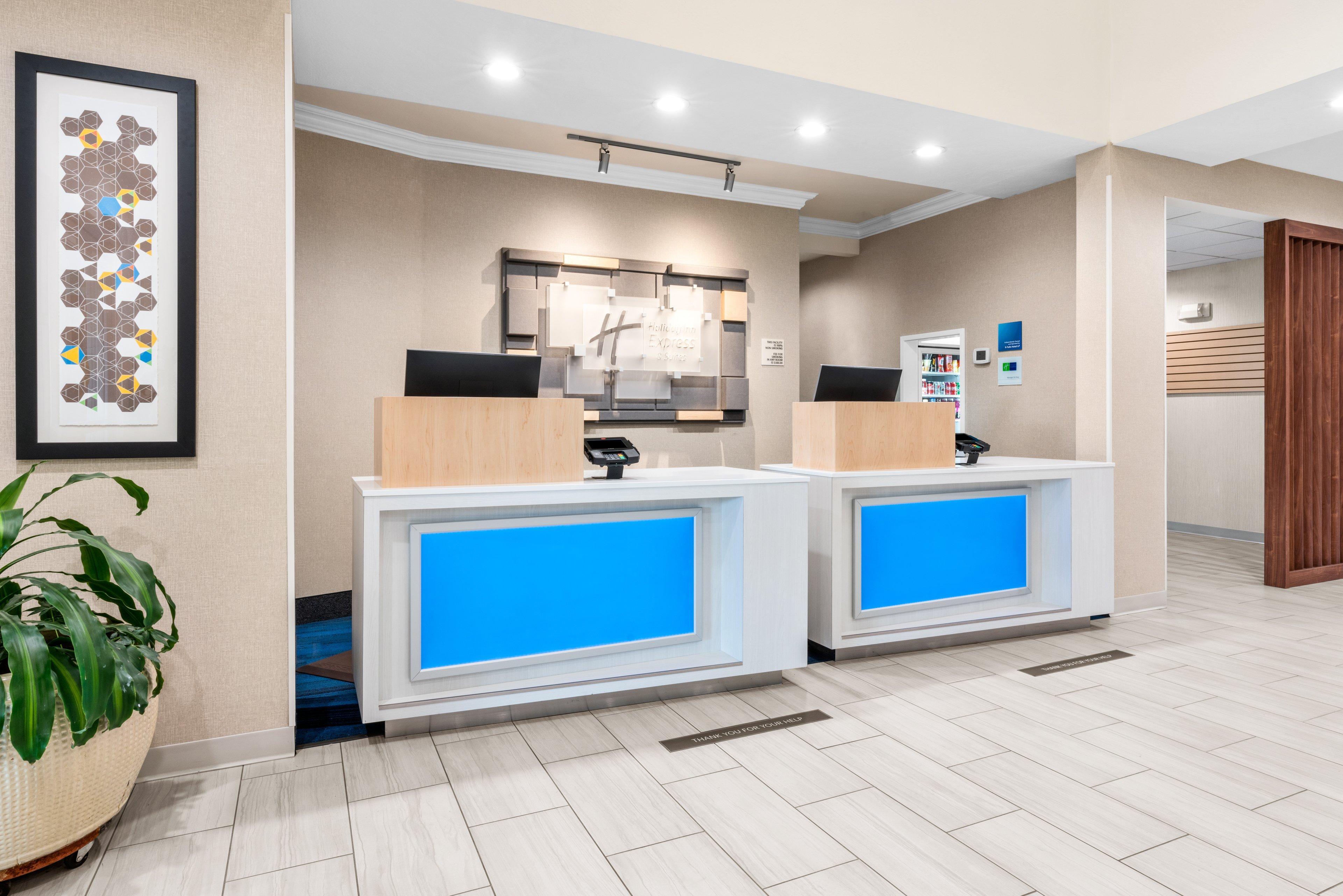 Holiday Inn Express And Suites Klamath Кламат Фолс Екстериор снимка