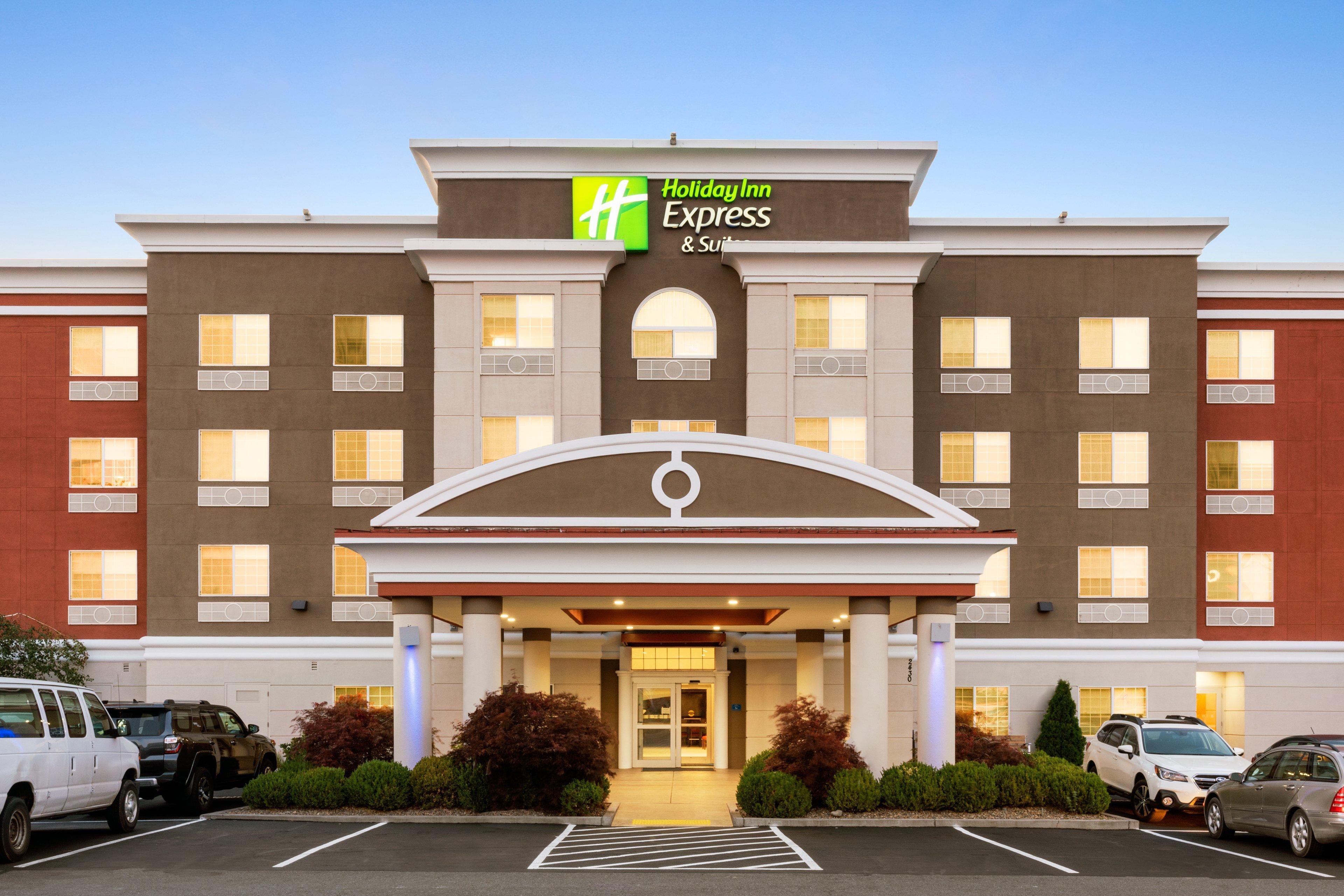 Holiday Inn Express And Suites Klamath Кламат Фолс Екстериор снимка