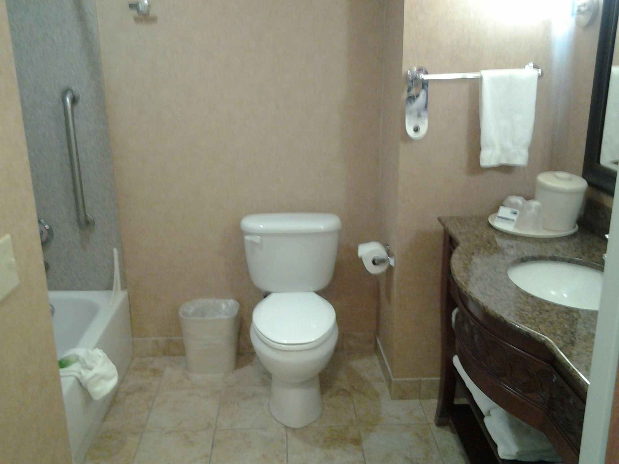 Holiday Inn Express And Suites Klamath Кламат Фолс Екстериор снимка