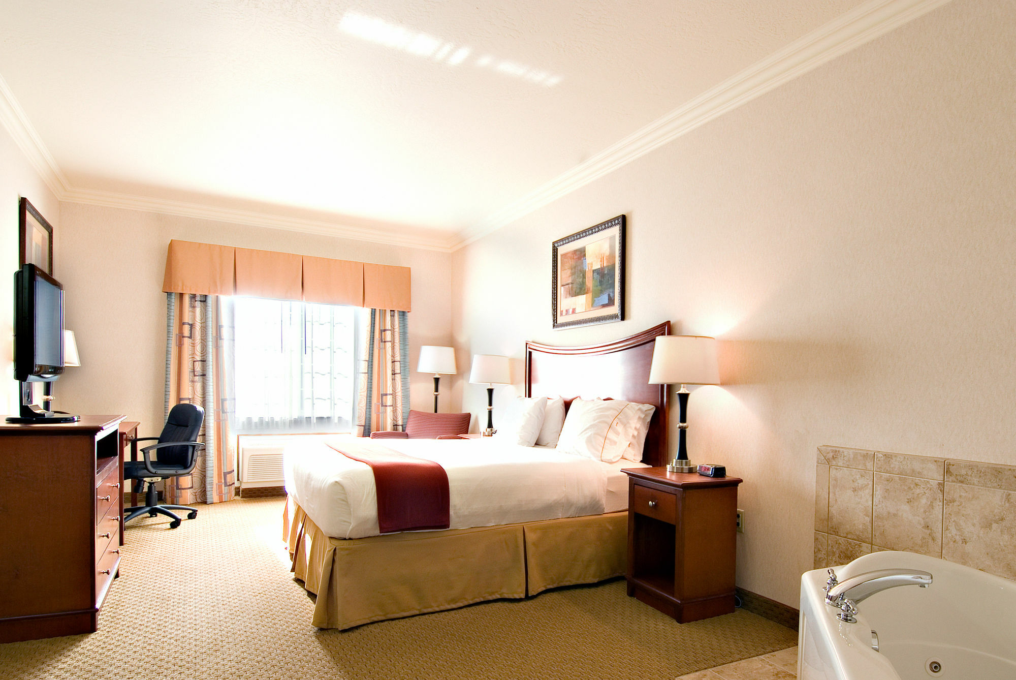 Holiday Inn Express And Suites Klamath Кламат Фолс Екстериор снимка