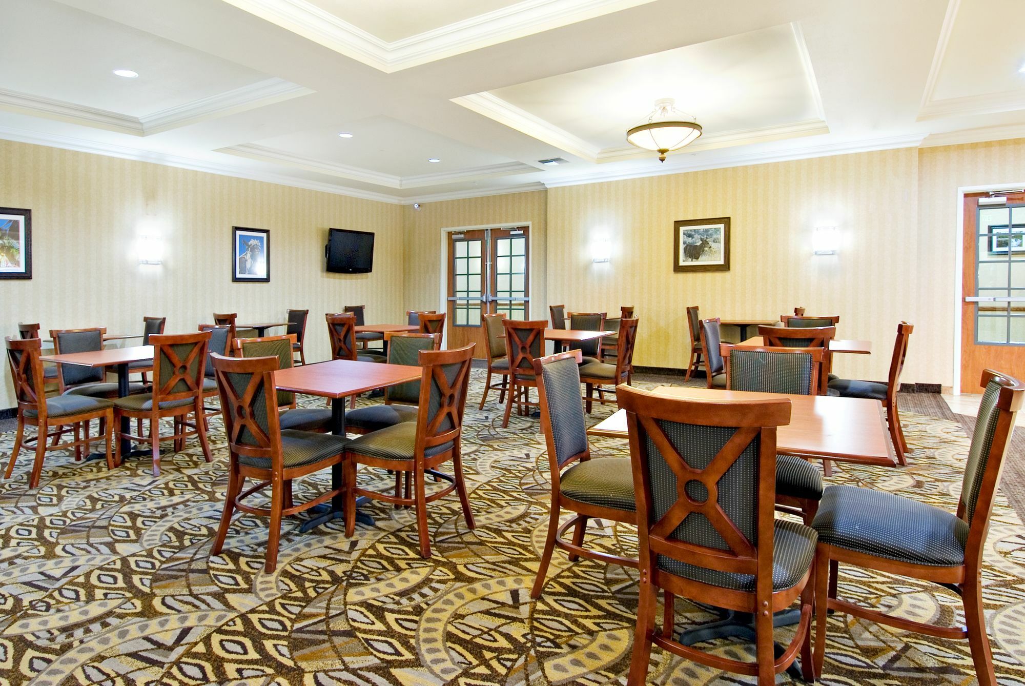 Holiday Inn Express And Suites Klamath Кламат Фолс Екстериор снимка