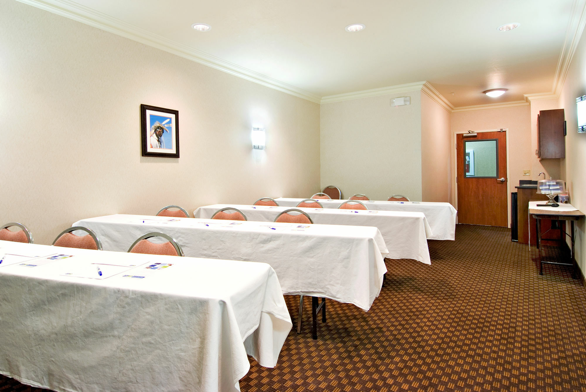 Holiday Inn Express And Suites Klamath Кламат Фолс Екстериор снимка